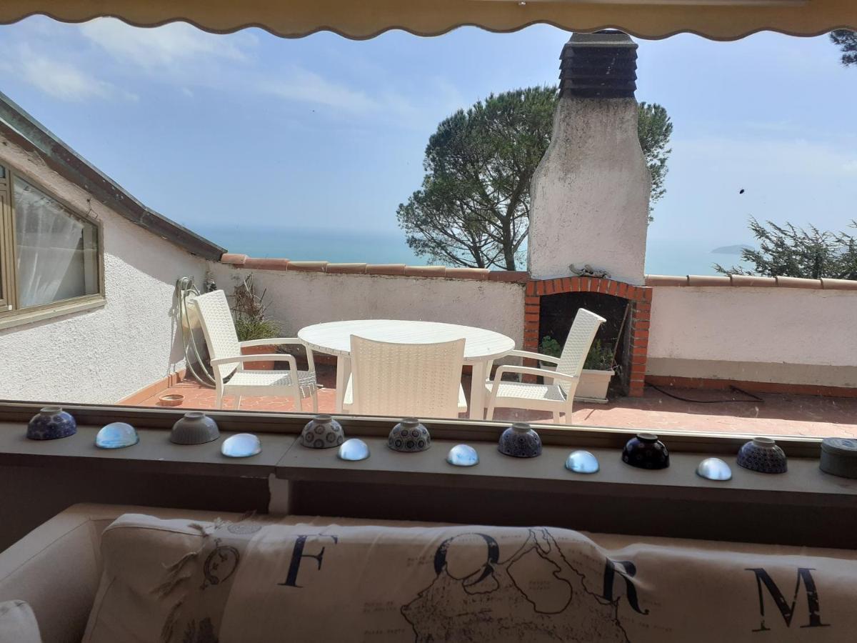 IL MARE NEL BOSCO appartamento con terrazza nella natura, vista mare, Lerici e isole Esterno foto