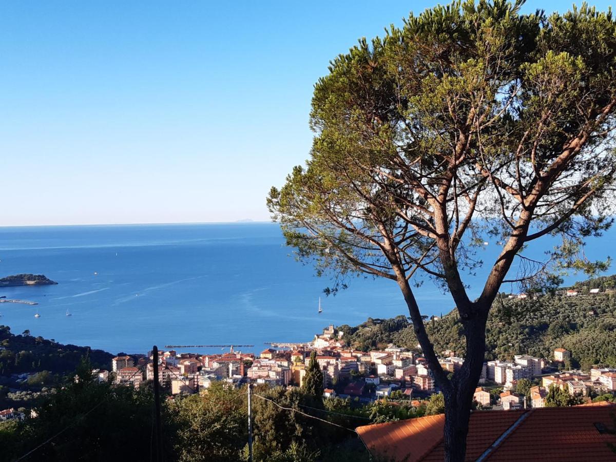 IL MARE NEL BOSCO appartamento con terrazza nella natura, vista mare, Lerici e isole Esterno foto
