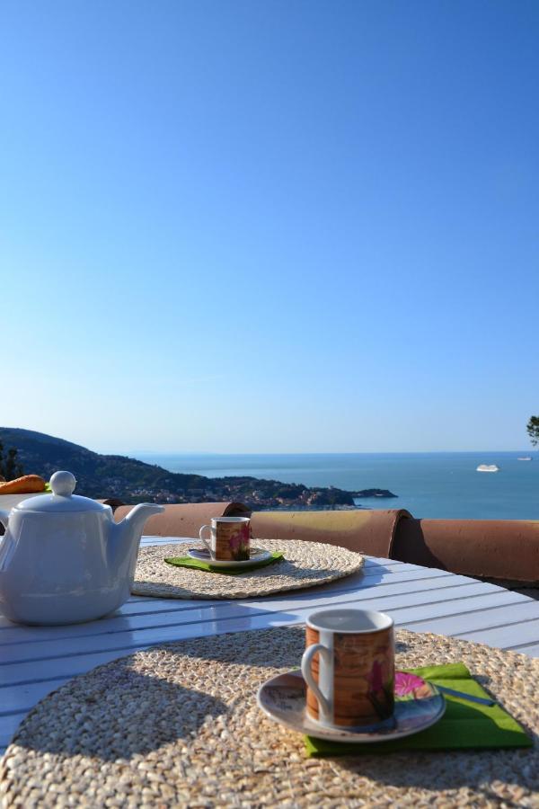 IL MARE NEL BOSCO appartamento con terrazza nella natura, vista mare, Lerici e isole Esterno foto