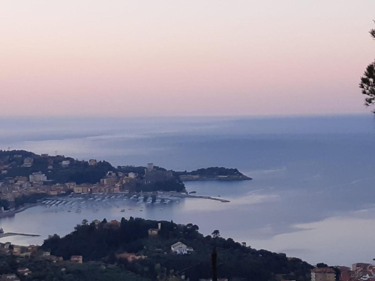 IL MARE NEL BOSCO appartamento con terrazza nella natura, vista mare, Lerici e isole Esterno foto